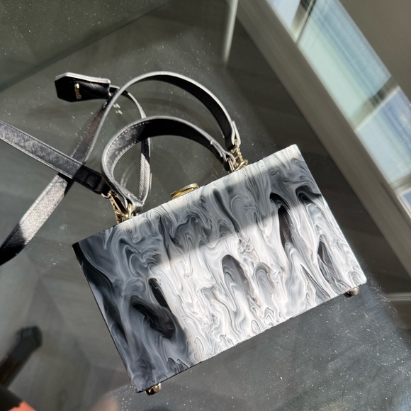 Uterque Black Handbag with Gold Details - Picture 2 of 13